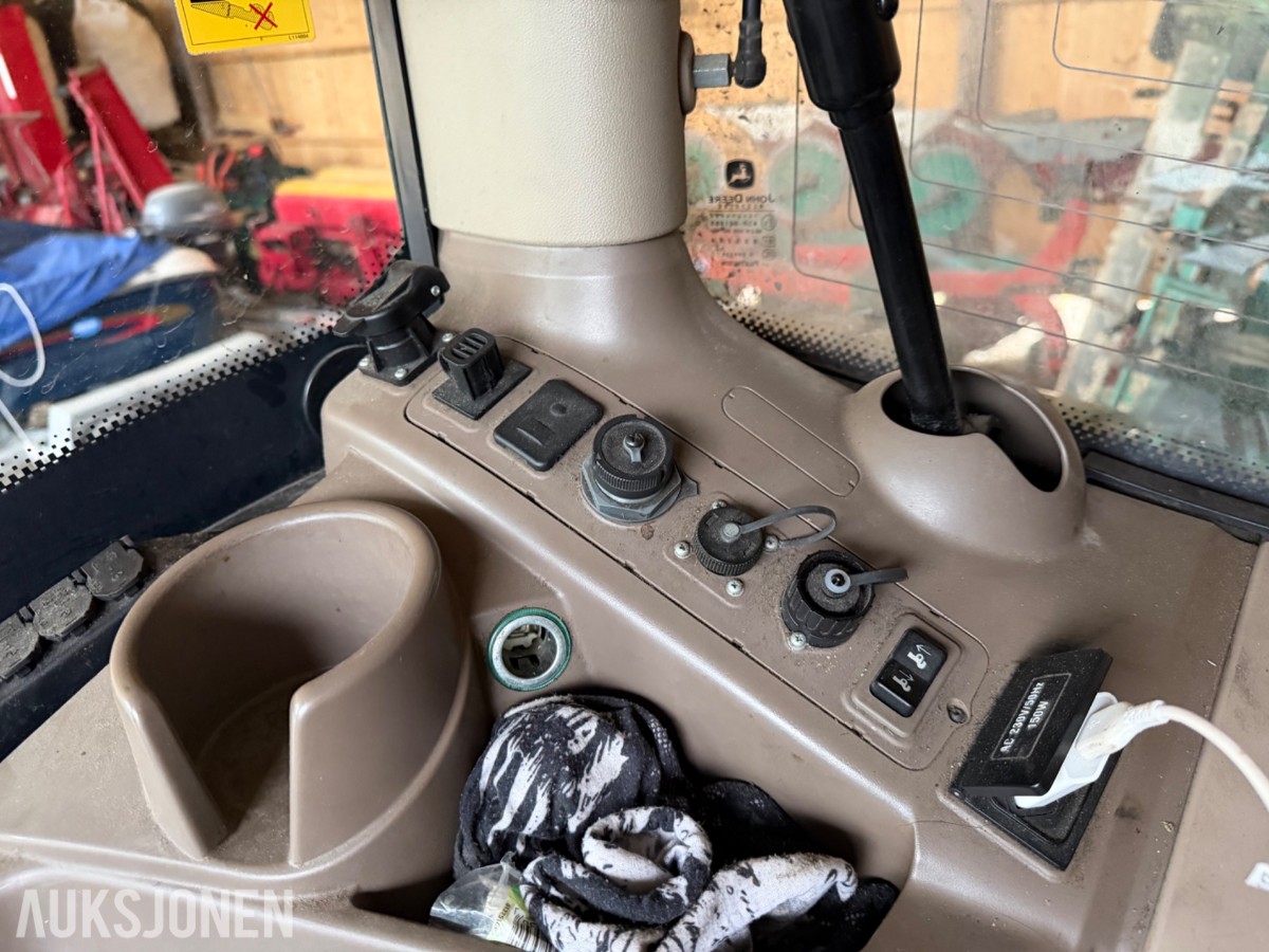 2018 John Deere 6155 R