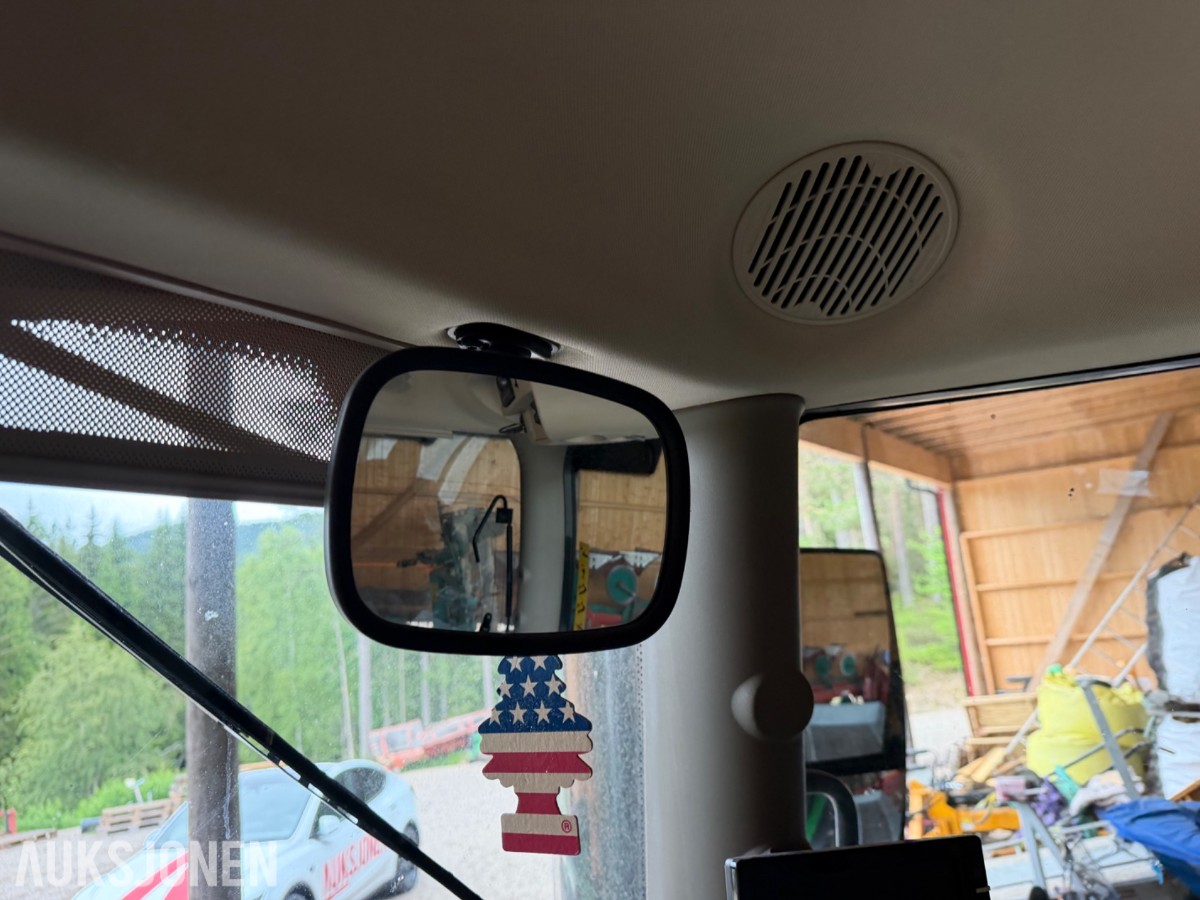 2018 John Deere 6155 R