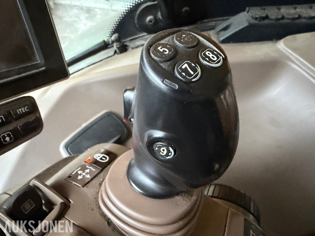 2018 John Deere 6155 R