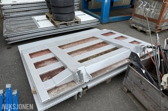 2 stk 2011 ZEPRO  Bakløftere - 2 200 x 2 490 mm - 1 700 x 2 490 mm