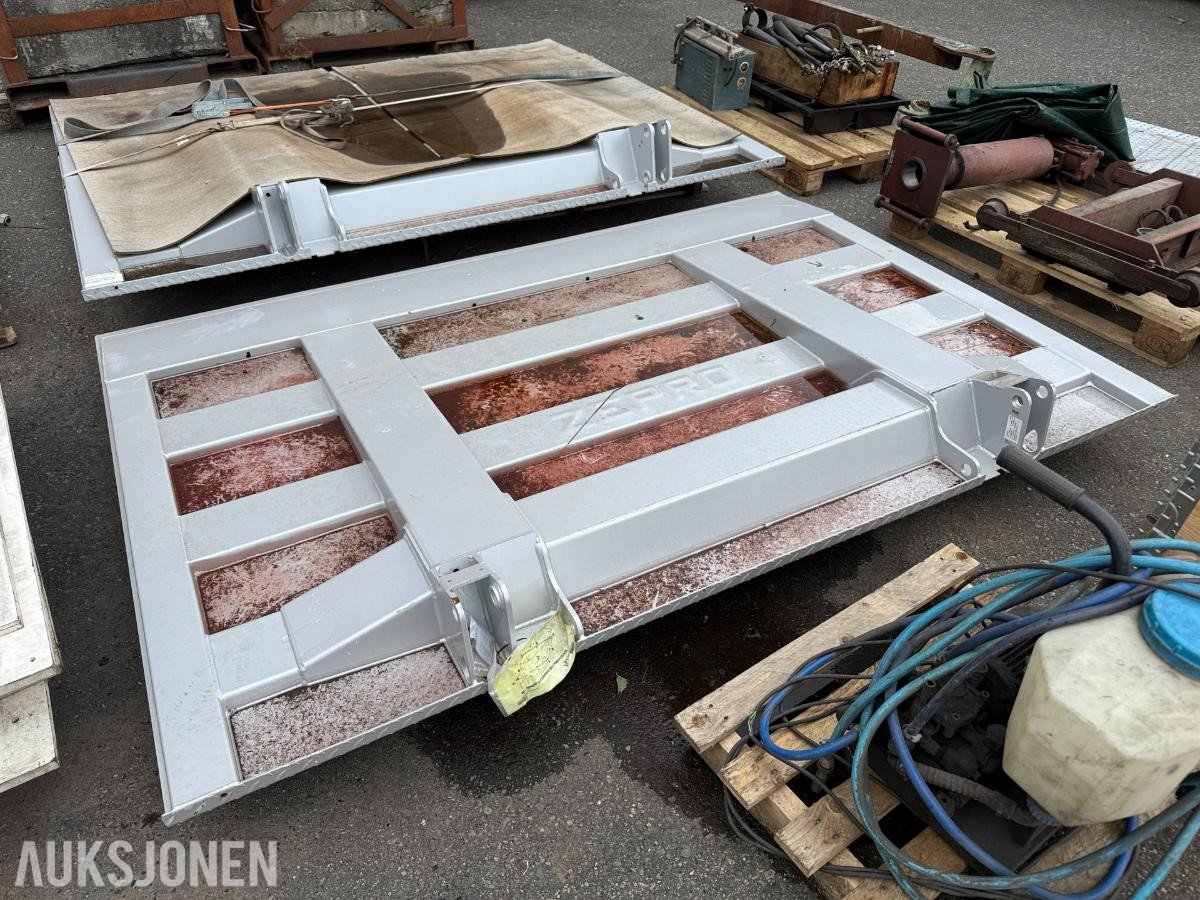 2011 - ZEPRO - Bakløfter 1 240 kg