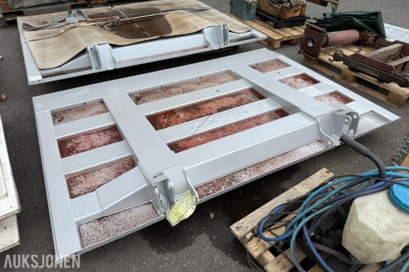 2011 - ZEPRO - Bakløfter 1 240 kg