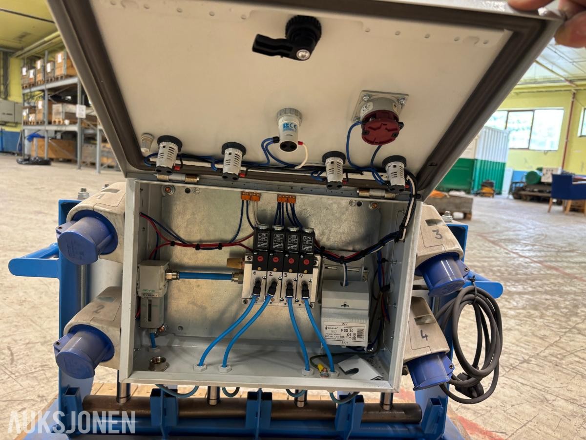 Pneumatisk 4-veis trykkluftfordeler / fordelingsstasjon med styreskap – 230V