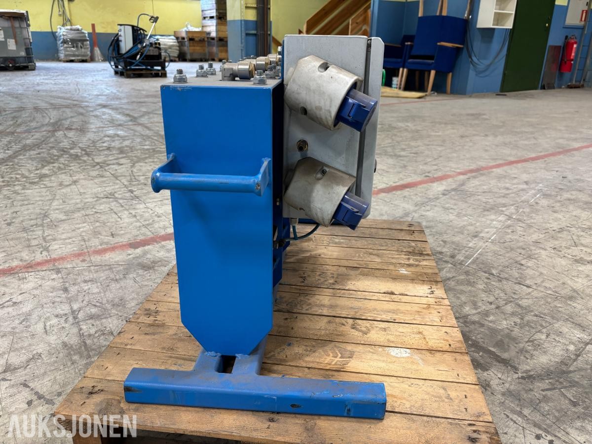 Pneumatisk 4-veis trykkluftfordeler / fordelingsstasjon med styreskap – 230V