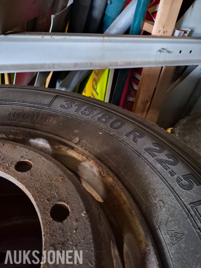 Ca 60 stk lastebil hjul med og uten felger