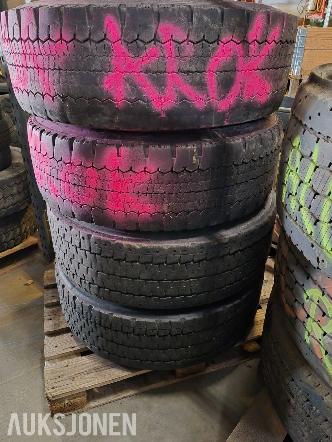 Ca 60 stk lastebil hjul med og uten felger