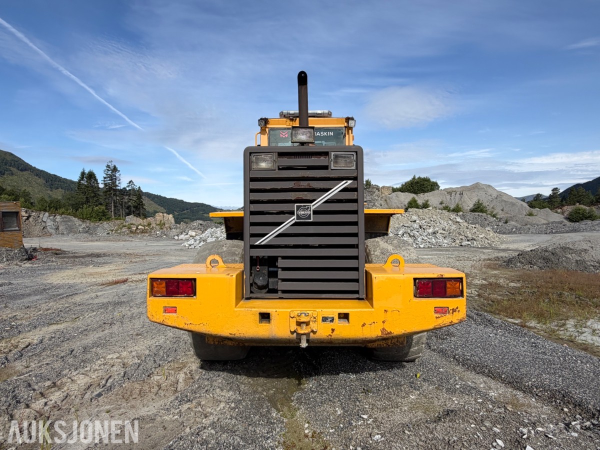 1997 Volvo L120C m/ HK-feste og 2 skuffer