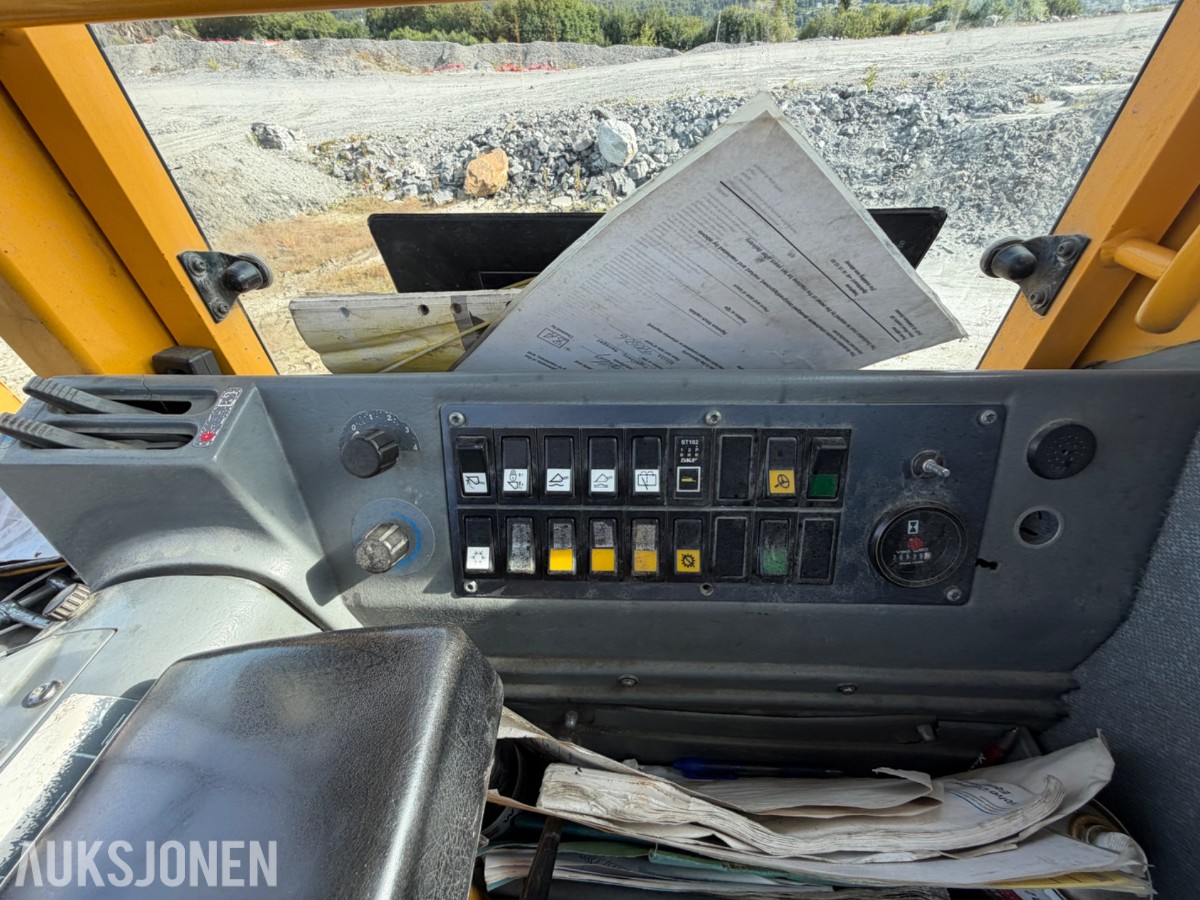1997 Volvo L120C m/ HK-feste og 2 skuffer