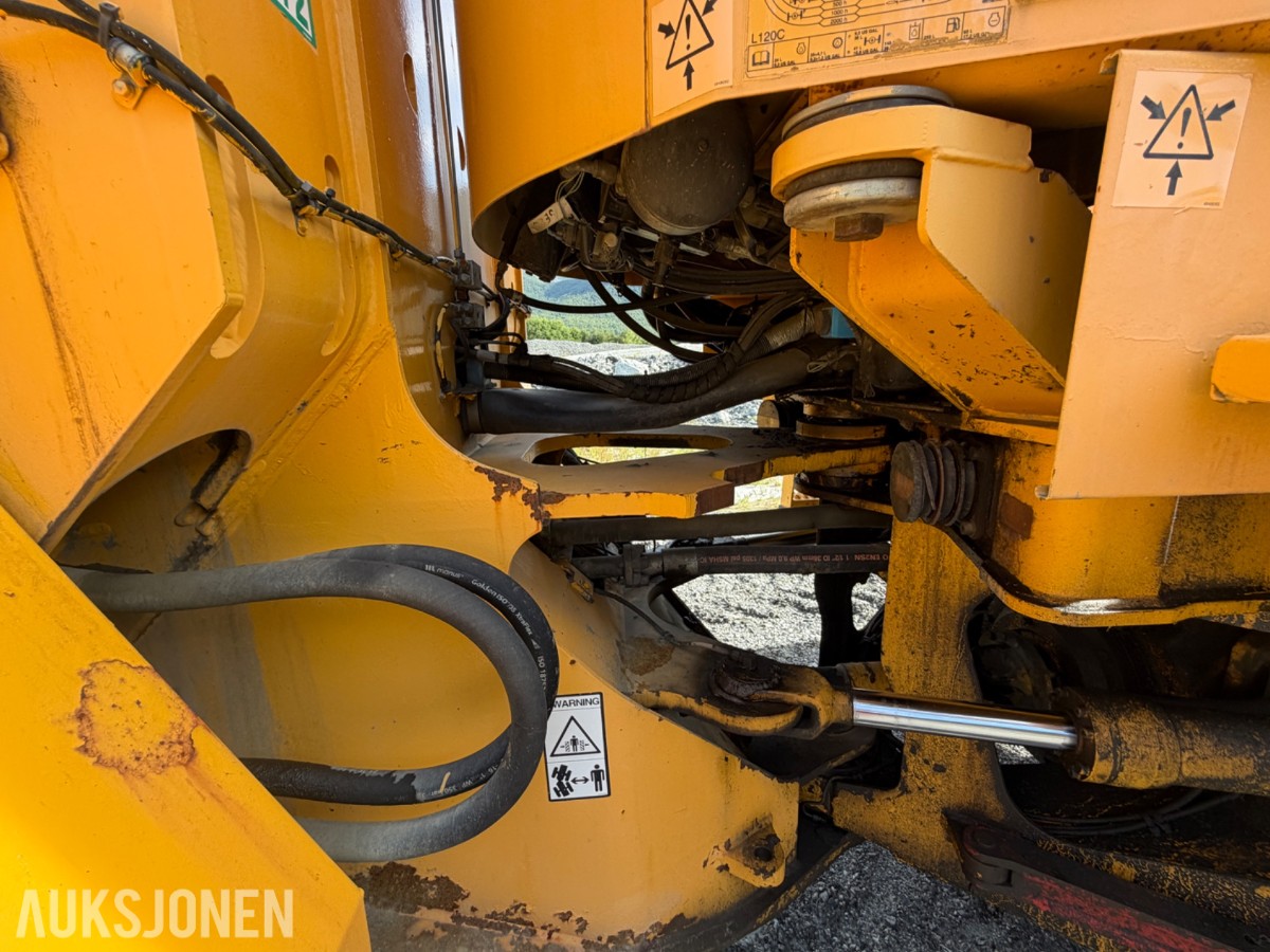 1997 Volvo L120C m/ HK-feste og 2 skuffer