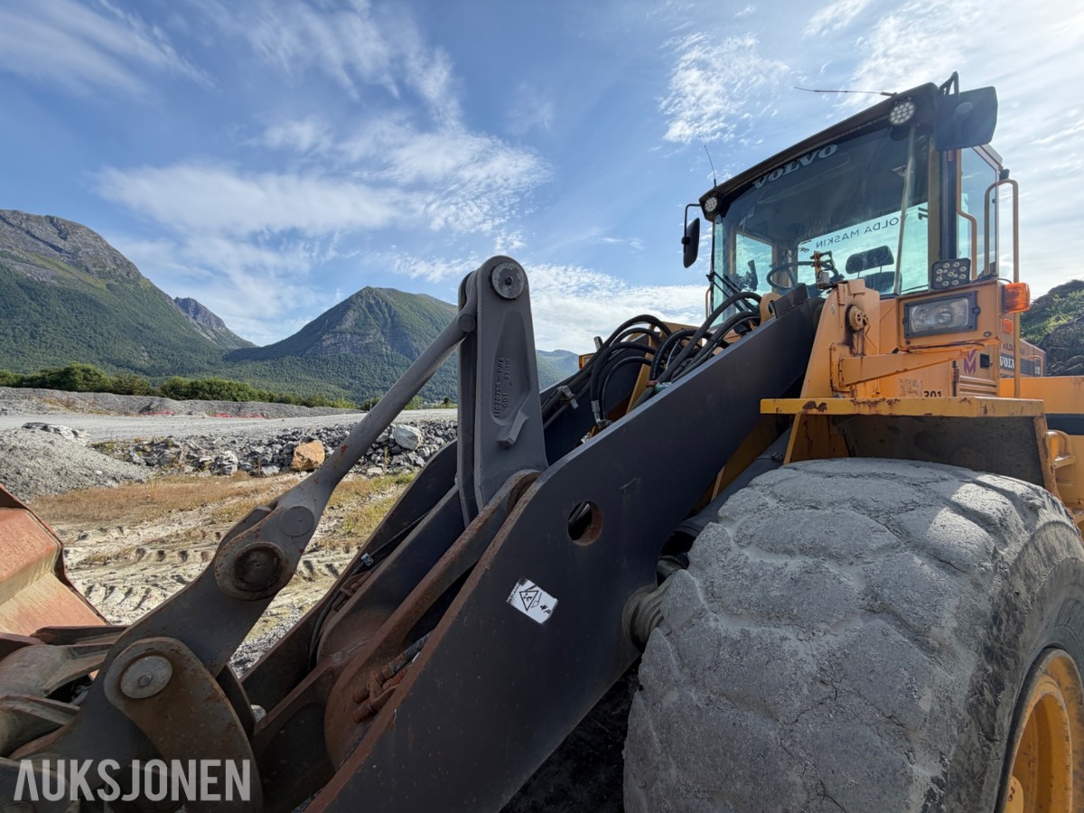 1997 Volvo L120C m/ HK-feste og 2 skuffer