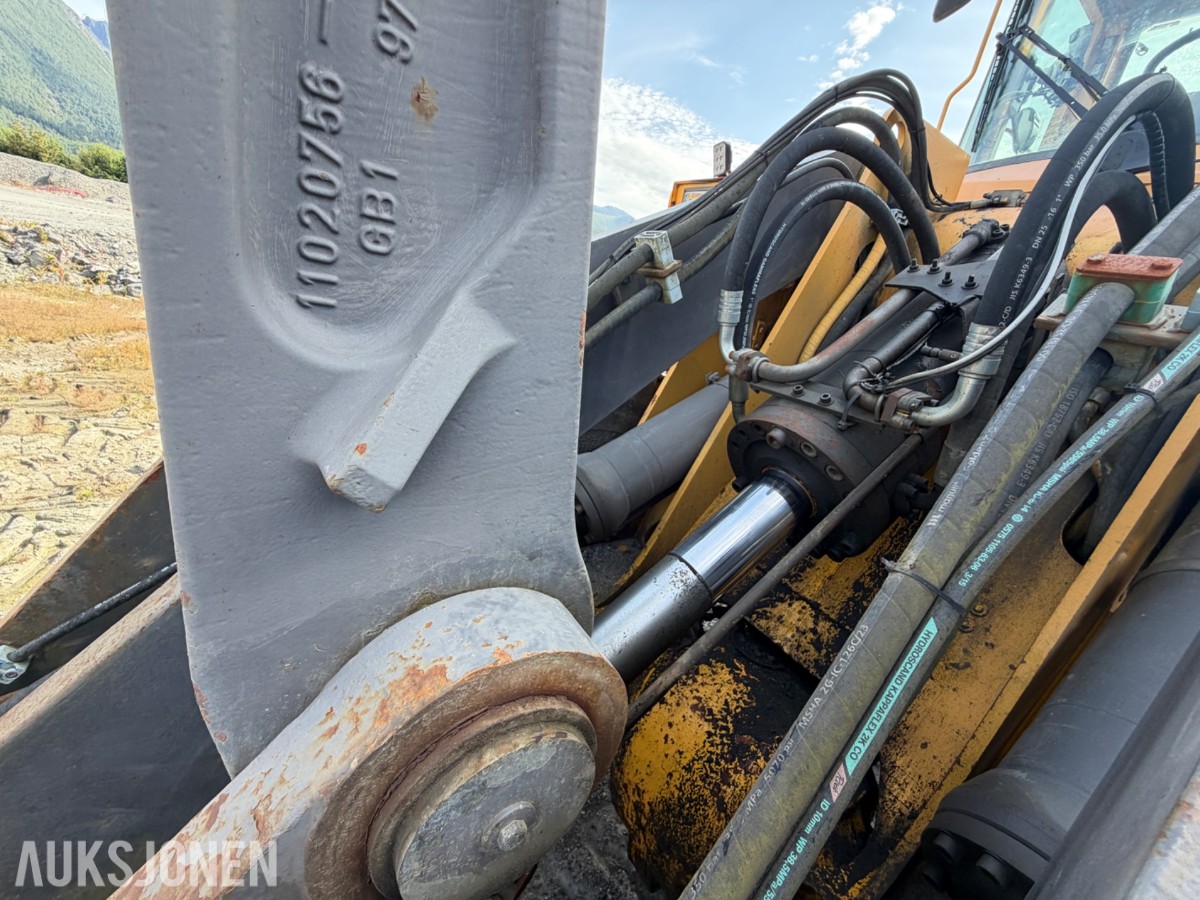 1997 Volvo L120C m/ HK-feste og 2 skuffer