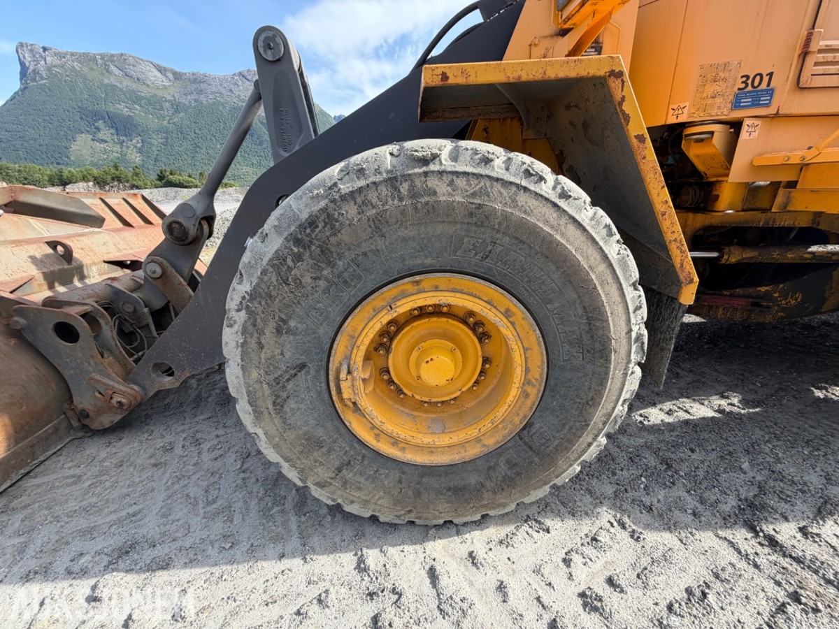 1997 Volvo L120C m/ HK-feste og 2 skuffer