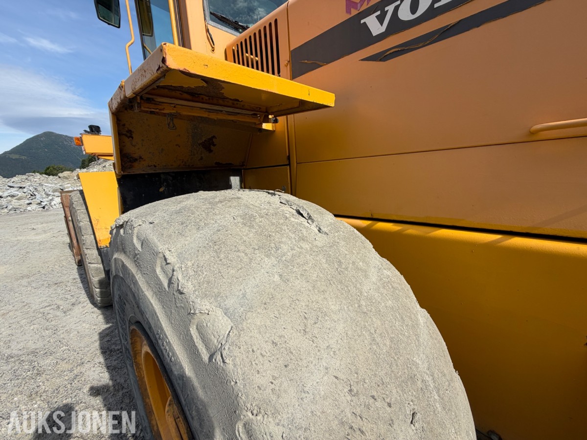 1997 Volvo L120C m/ HK-feste og 2 skuffer
