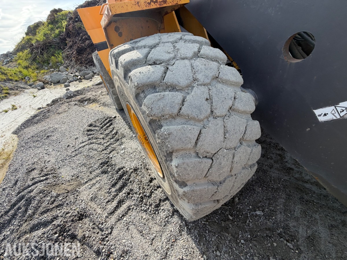 1997 Volvo L120C m/ HK-feste og 2 skuffer
