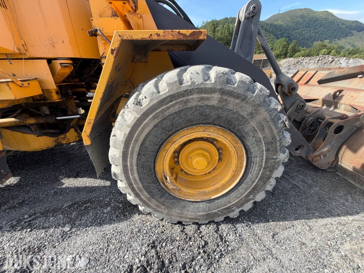 1997 Volvo L120C m/ HK-feste og 2 skuffer
