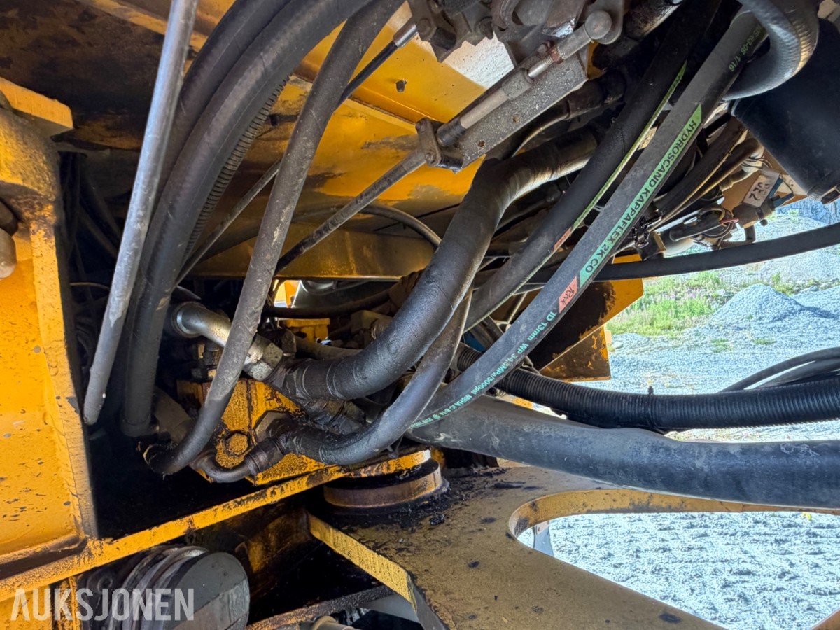 1997 Volvo L120C m/ HK-feste og 2 skuffer