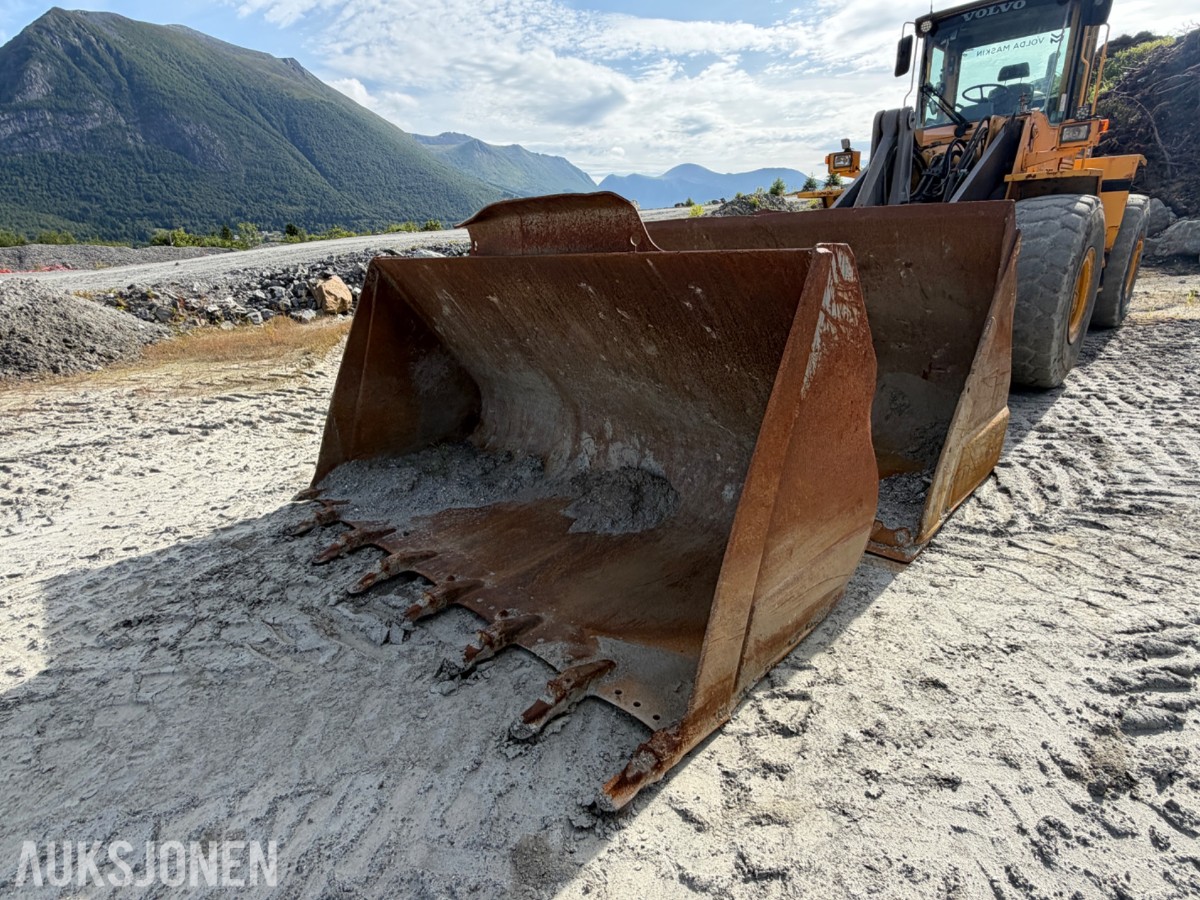 1997 Volvo L120C m/ HK-feste og 2 skuffer