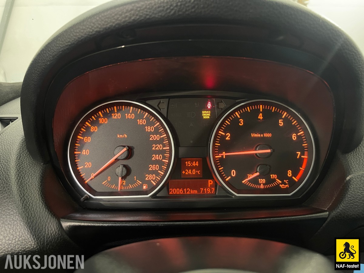 2011 BMW 1-serie 135I 305 HK AUT M-SPORT CRUISE TAKLUKE SPORTSUNDERSTELL