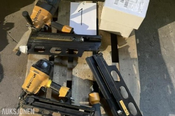 to stk Bostitch berta spikerpistoloer med to esker 38/125 spiker.   + en stk  90pistol