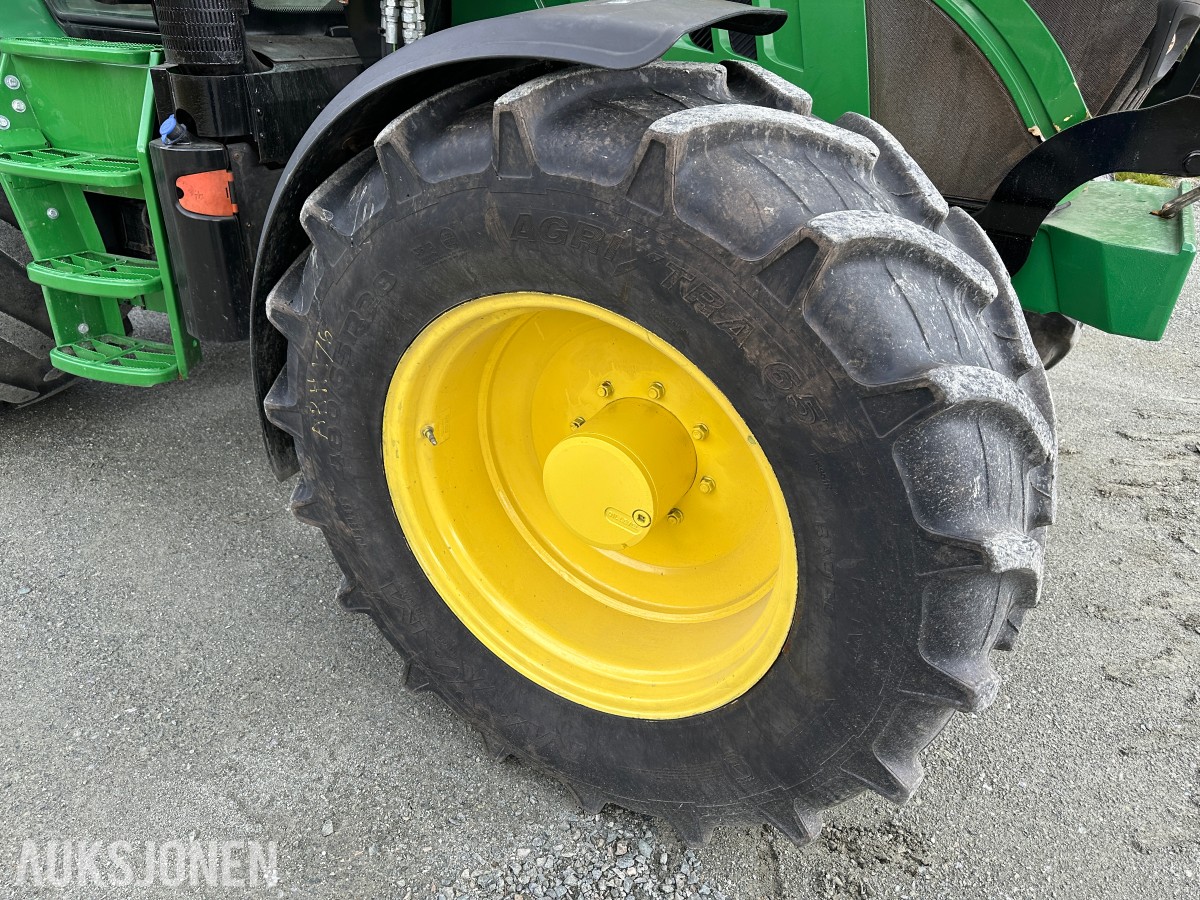 2014 John Deere 6125R | Quicke Q46 Frontlaster | 50 km/t