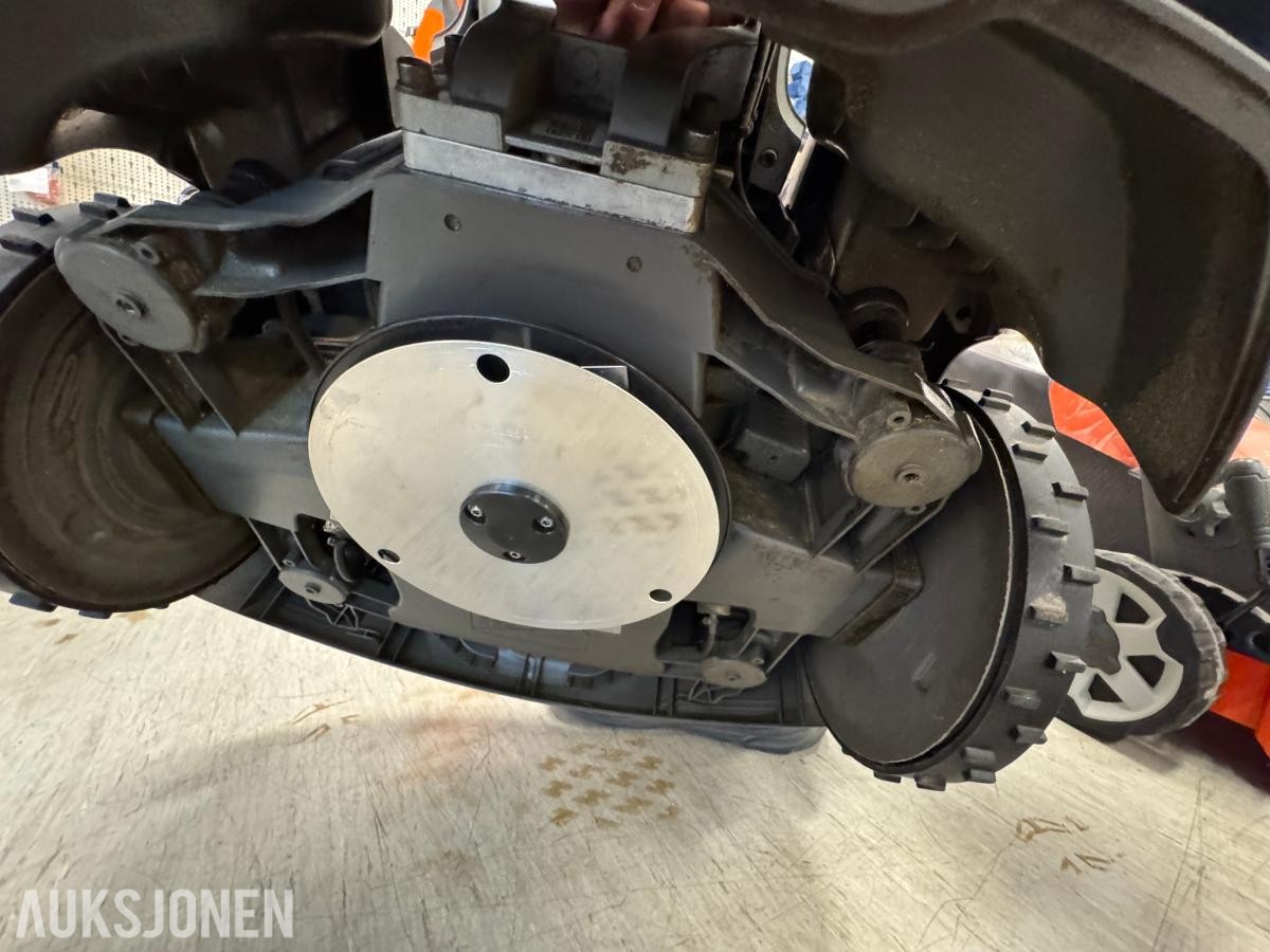 2023 Husqvarna Automower 435X AWD