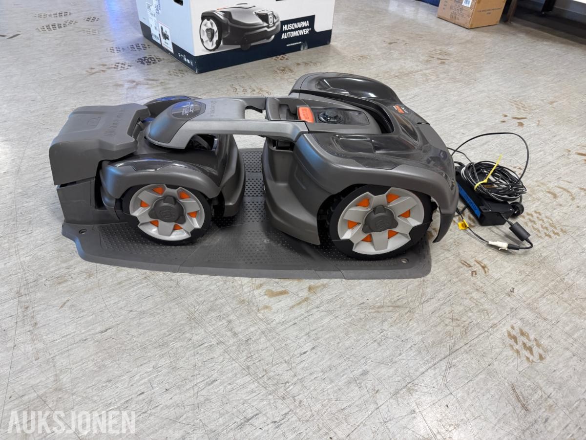 2023 Husqvarna Automower 435X AWD