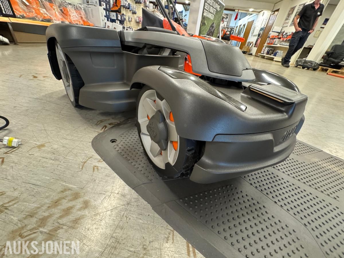 2023 Husqvarna Automower 435X AWD