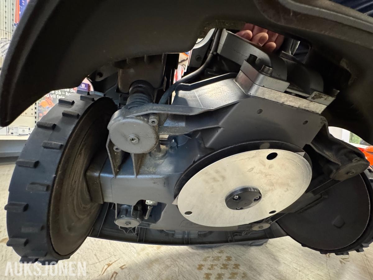 2023 Husqvarna Automower 435X AWD