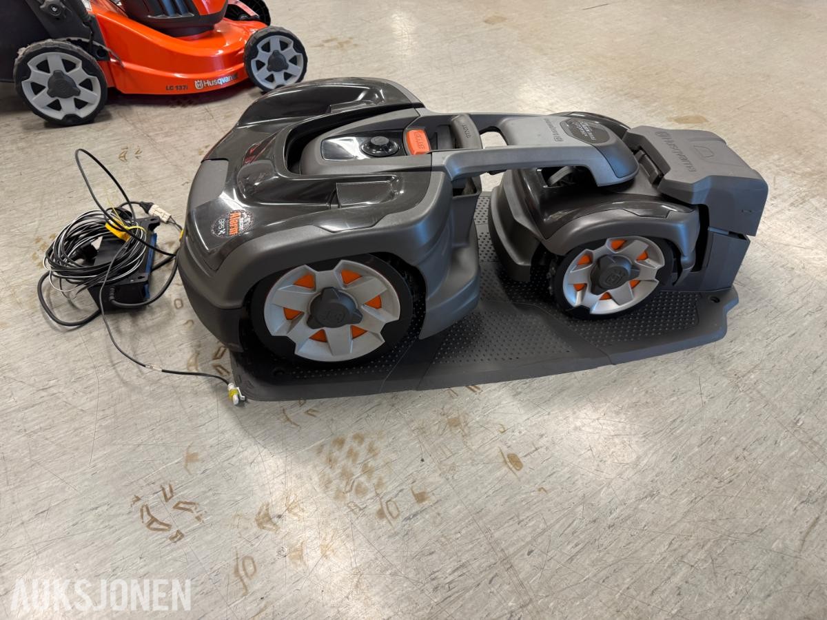 2023 Husqvarna Automower 435X AWD