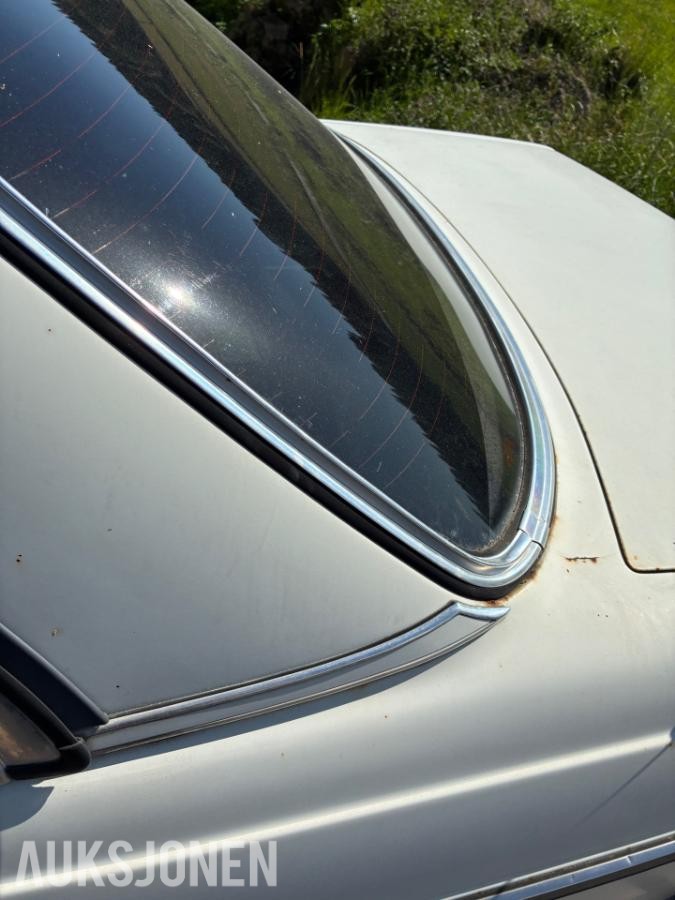 1984 Mercedes-Benz E-Klasse W123 2.4 D Ekstra deler - Prosjektbil