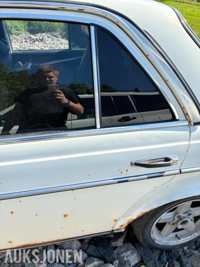 1984 Mercedes-Benz E-Klasse W123 2.4 D Ekstra deler - Prosjektbil