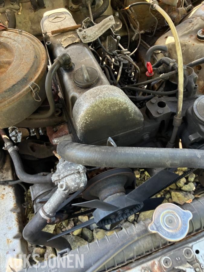 1984 Mercedes-Benz E-Klasse W123 2.4 D Ekstra deler - Prosjektbil