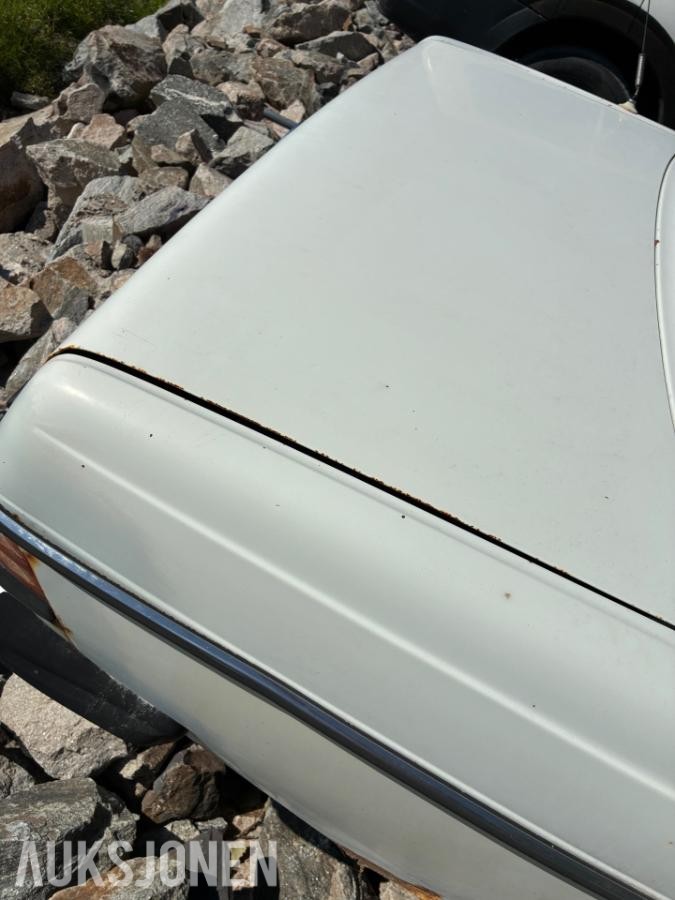 1984 Mercedes-Benz E-Klasse W123 2.4 D Ekstra deler - Prosjektbil