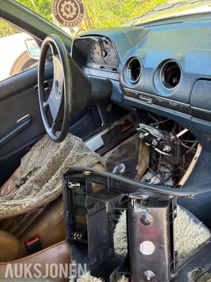 1984 Mercedes-Benz E-Klasse W123 2.4 D Ekstra deler - Prosjektbil