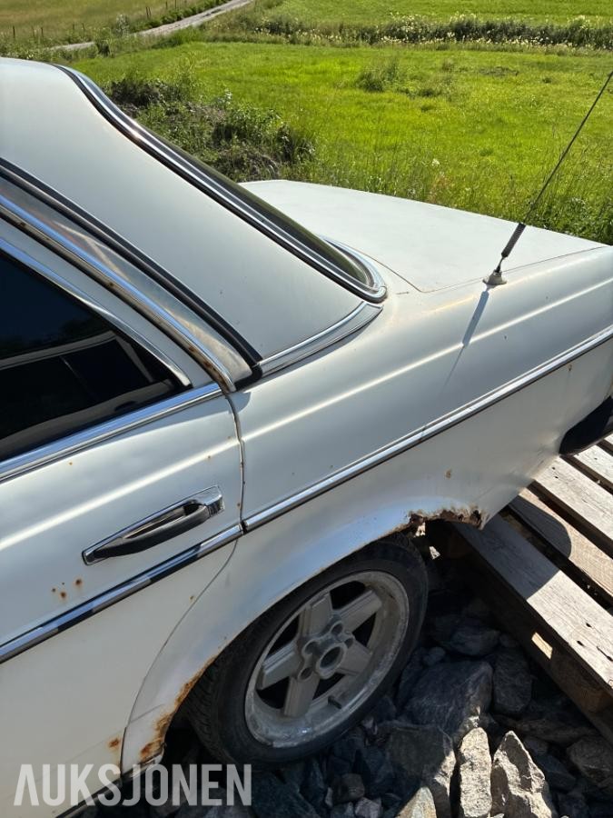 1984 Mercedes-Benz E-Klasse W123 2.4 D Ekstra deler - Prosjektbil