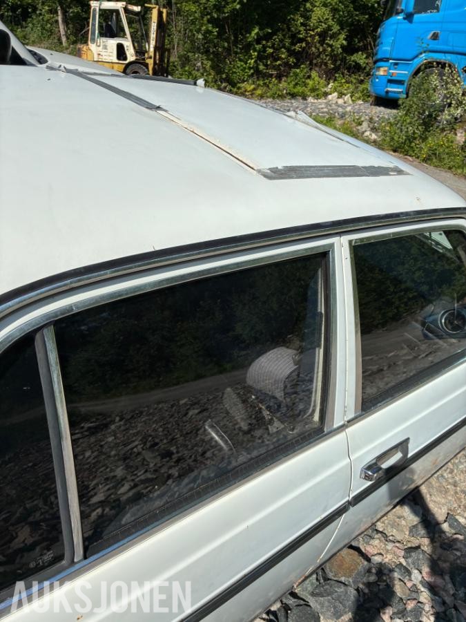1984 Mercedes-Benz E-Klasse W123 2.4 D Ekstra deler - Prosjektbil