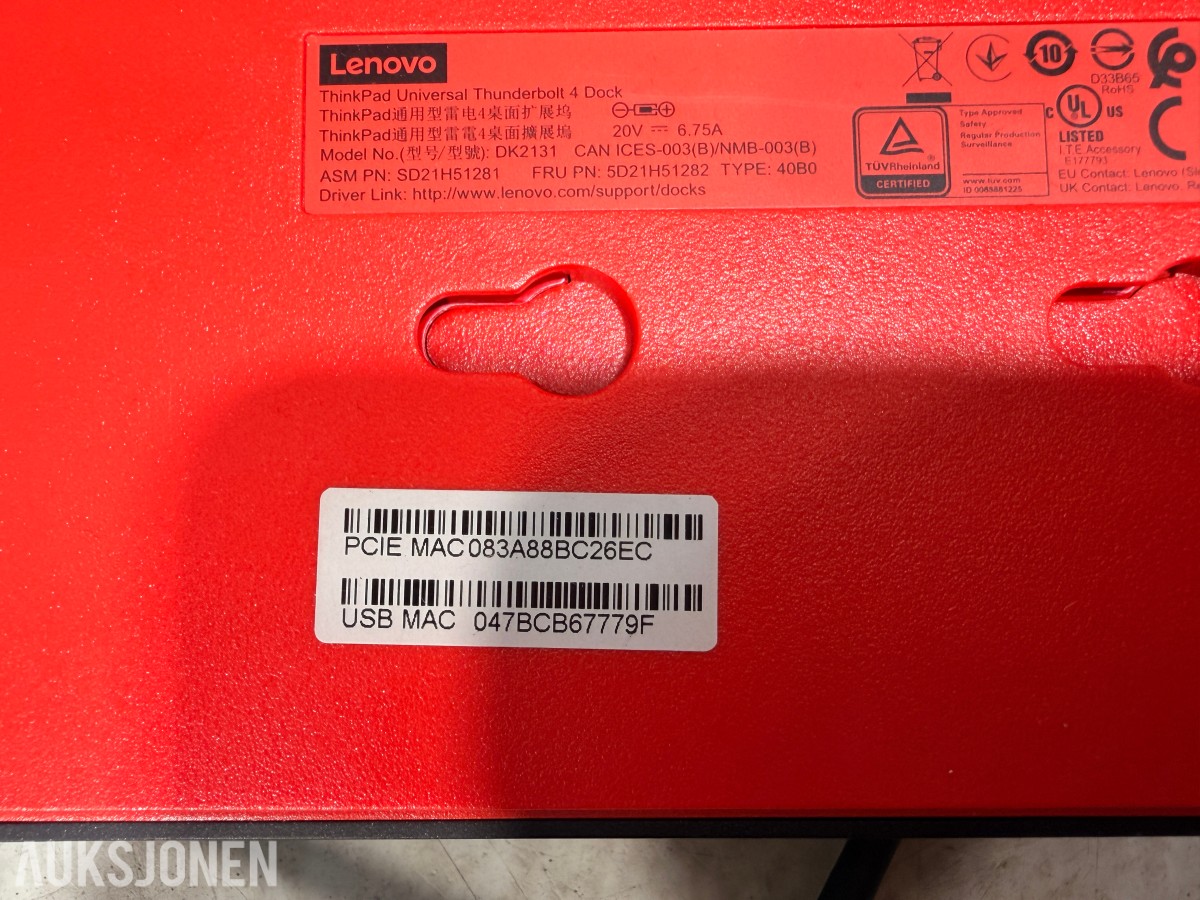 2 stk Lenovo ThinkVision 27 tommer QHD-skjermer med dokkingstasjoner
