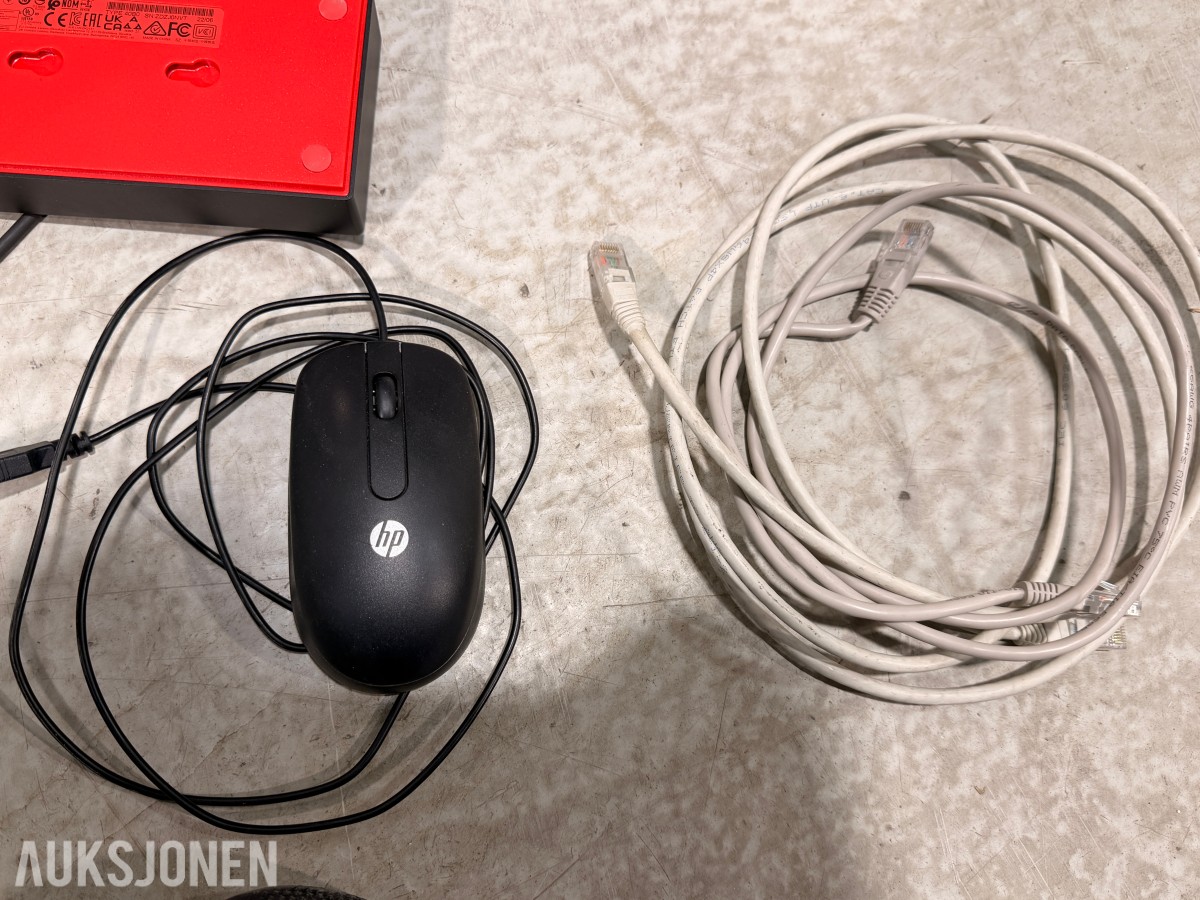 2 stk Lenovo ThinkVision 27 tommer QHD-skjermer med dokkingstasjoner