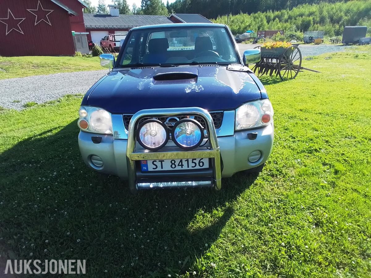 2003 Nissan Navara KING CAB 2.5 Diesel 133hk 4X4 Hengerfeste