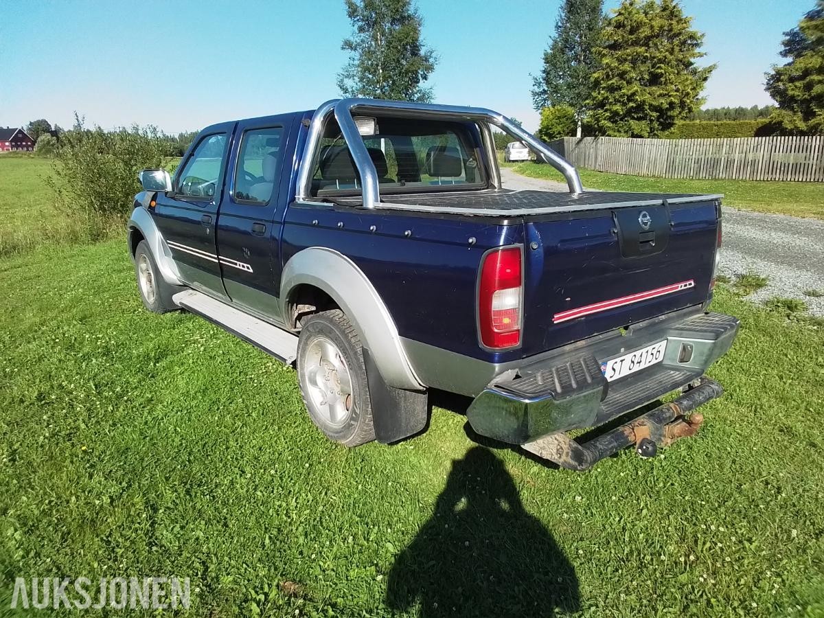 2003 Nissan Navara KING CAB 2.5 Diesel 133hk 4X4 Hengerfeste