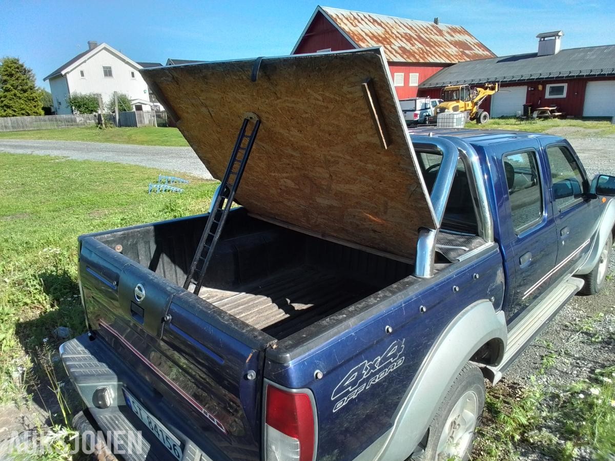 2003 Nissan Navara KING CAB 2.5 Diesel 133hk 4X4 Hengerfeste