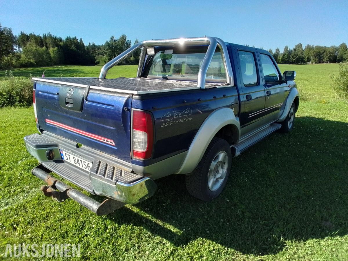 2003 Nissan Navara KING CAB 2.5 Diesel 133hk 4X4 Hengerfeste