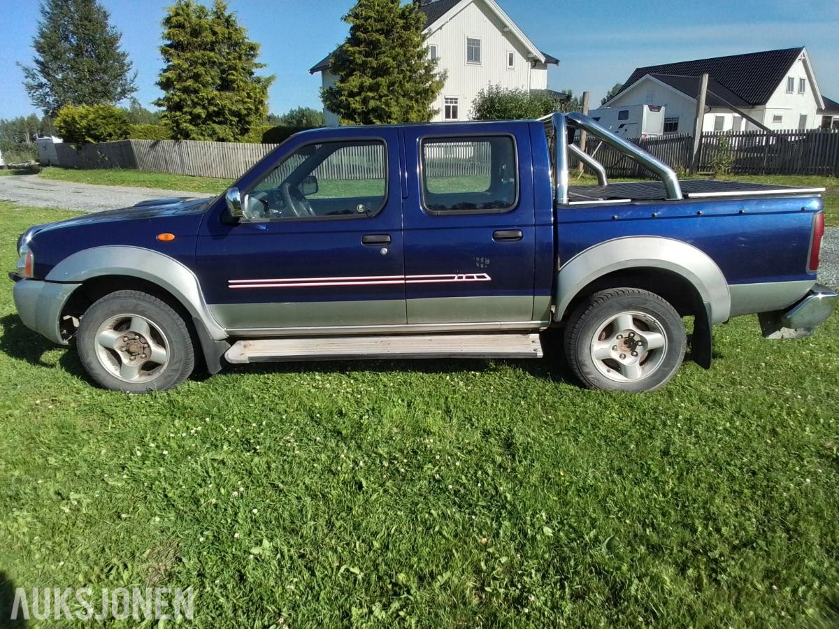 2003 Nissan Navara KING CAB 2.5 Diesel 133hk 4X4 Hengerfeste