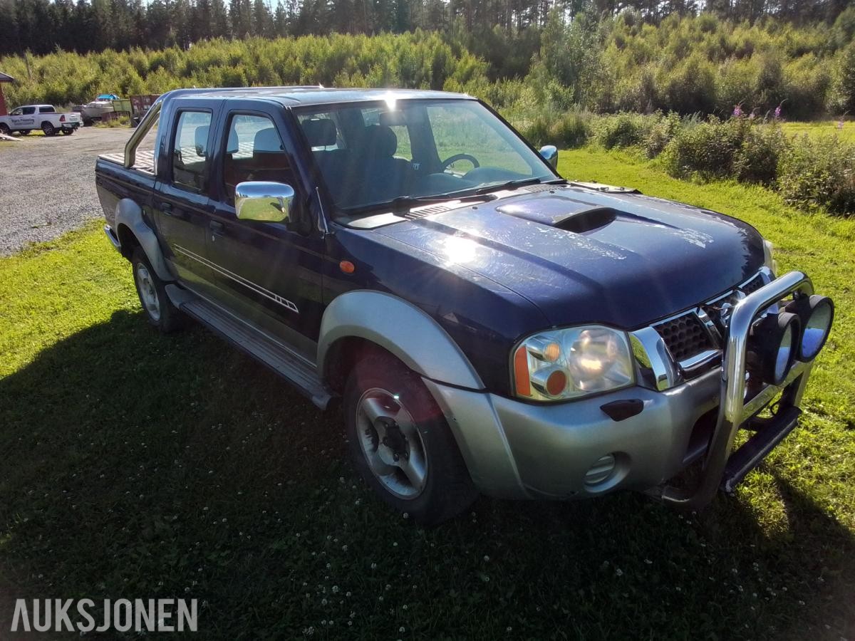 2003 Nissan Navara KING CAB 2.5 Diesel 133hk 4X4 Hengerfeste
