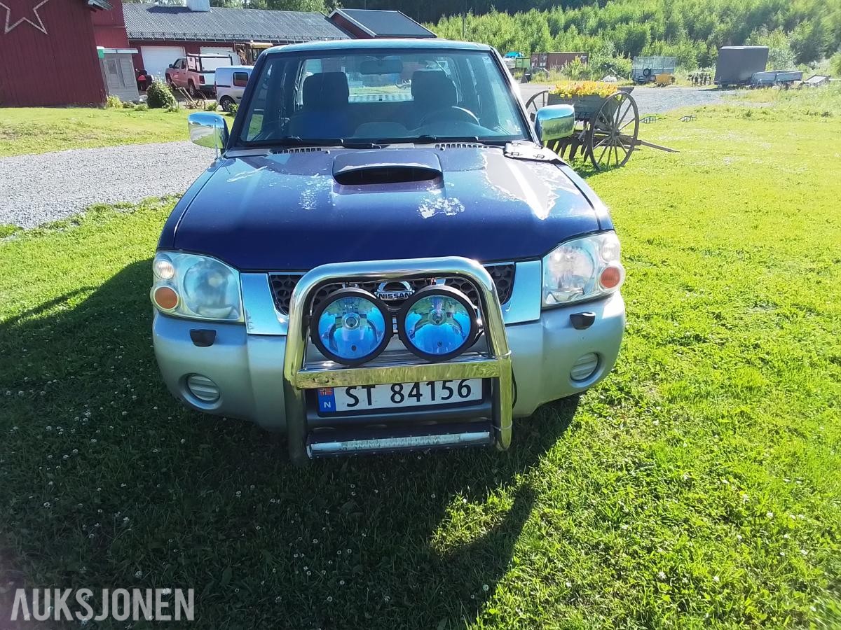 2003 Nissan Navara KING CAB 2.5 Diesel 133hk 4X4 Hengerfeste