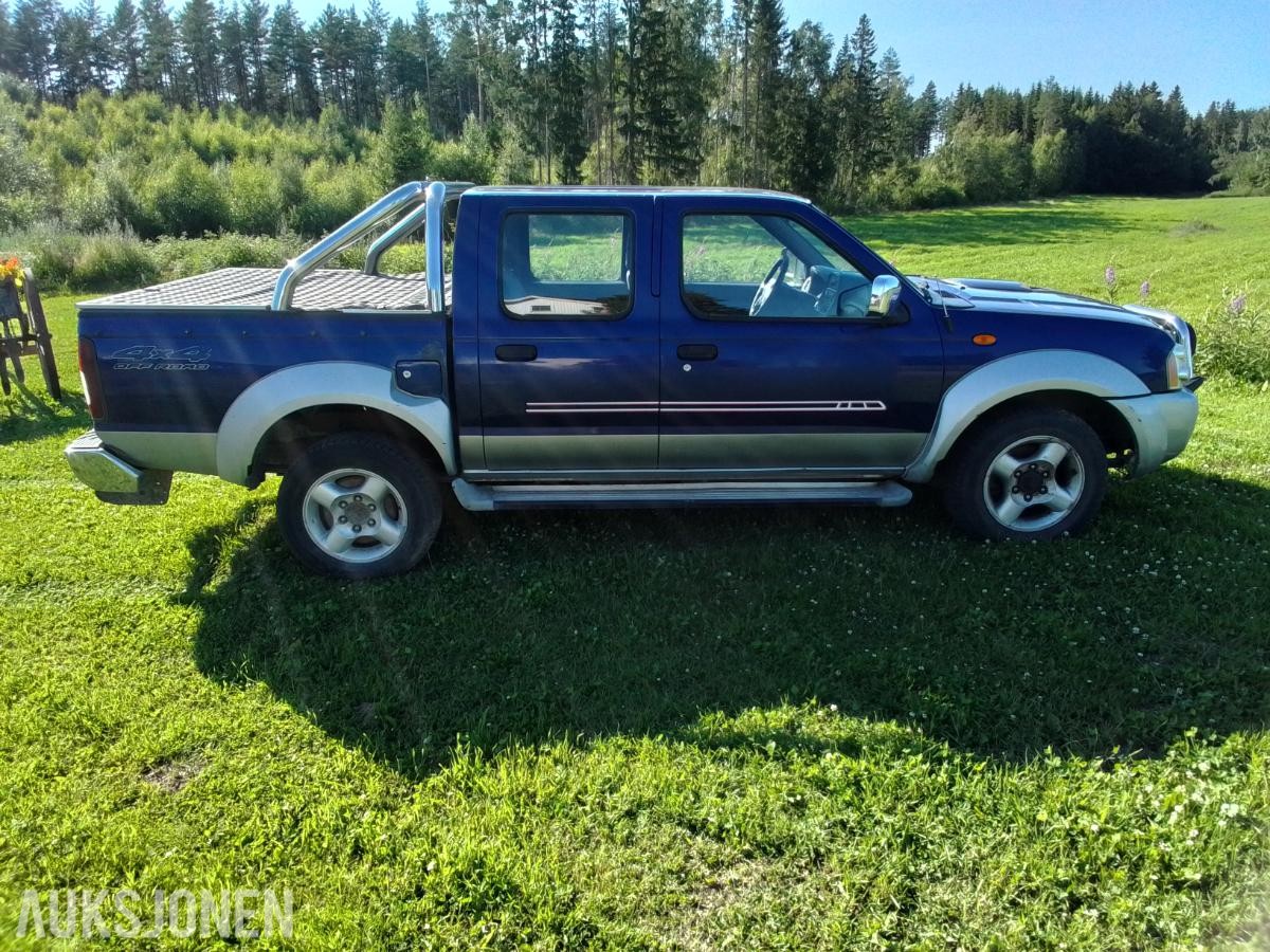 2003 Nissan Navara KING CAB 2.5 Diesel 133hk 4X4 Hengerfeste