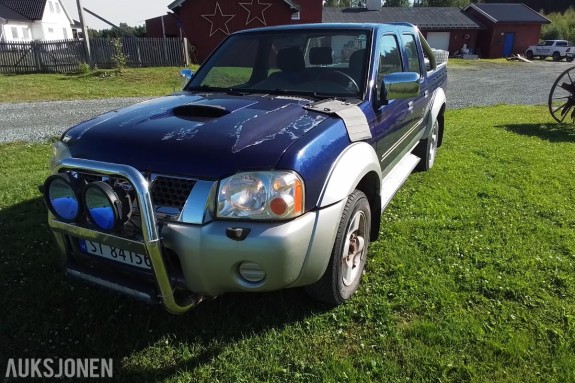 2003 Nissan Navara KING CAB 2.5 Diesel 133hk 4X4 Hengerfeste