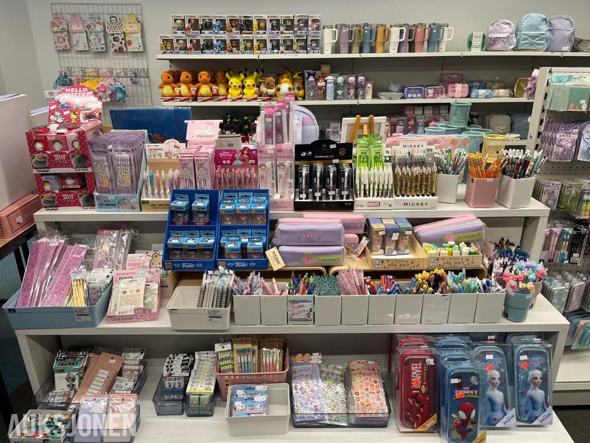 BUTIKK AVVIKLING - KOMPLETT VARELAGER – KAWAII - CA 4500 ARTIKLER