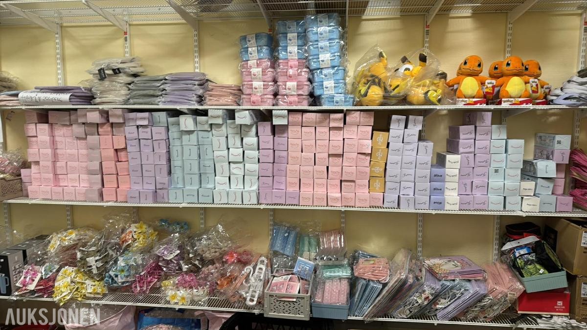 BUTIKK AVVIKLING - KOMPLETT VARELAGER – KAWAII - CA 4500 ARTIKLER