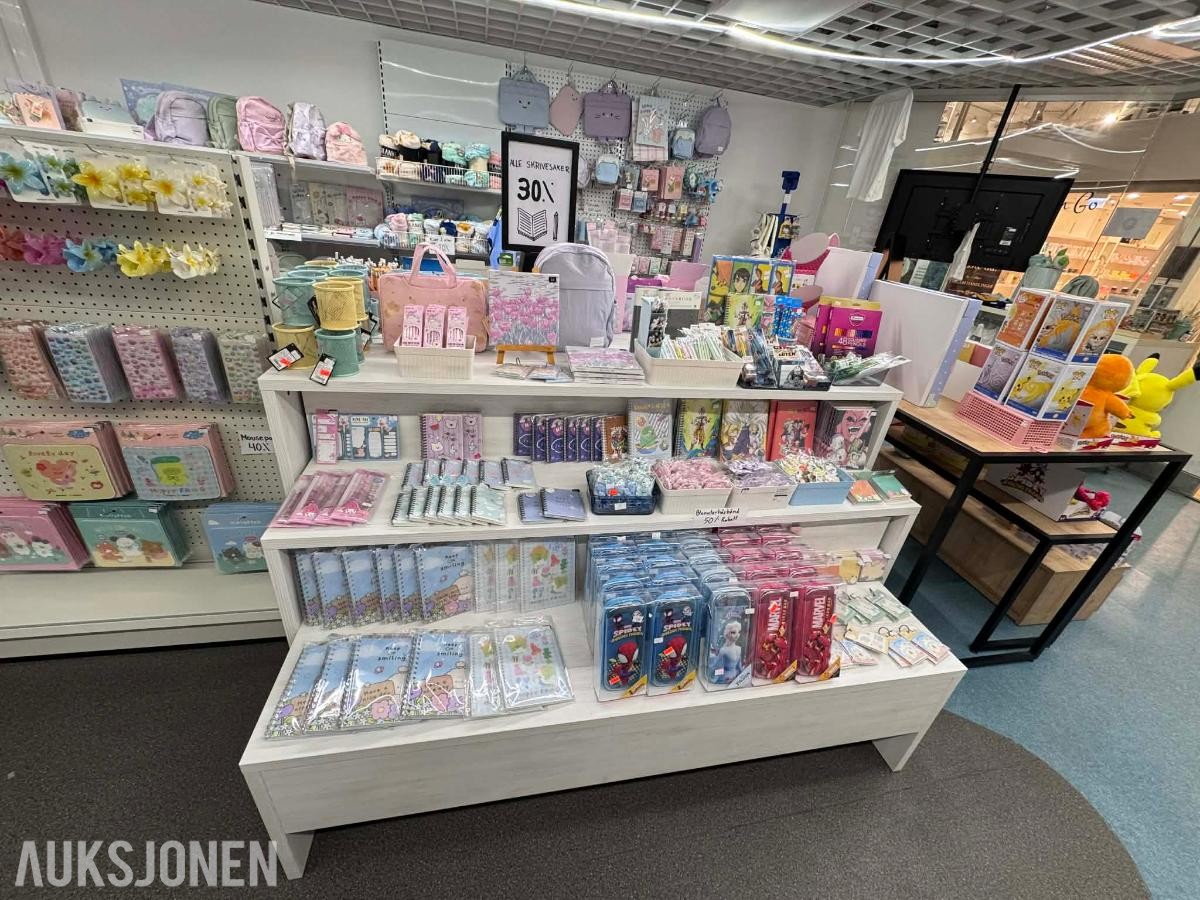 BUTIKK AVVIKLING - KOMPLETT VARELAGER – KAWAII - CA 4500 ARTIKLER
